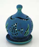 copola votive candle holder in blue with fish, luminaria cupula para vela en azul con decoracion de pez