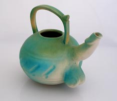 dick spout teapot blue-green, tetera con vertedero falico en azul-verde