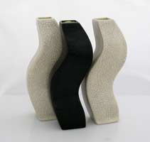 S shape set of vases crakle and black glazes, floreros S en ceramica alta temperatura con esmaltes crackelado y temmoku