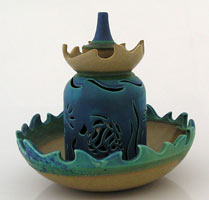 table fountain in glazed stoneware with marine motive, fuente de mesa en alta temperatura con decoracion marina