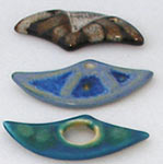 stoneware triangle beads, cuentas triangulares de ceramica