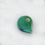 small pointed green bead, cuenta picuda pequea verde