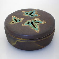 stoneware pierced box-leaves, caja calada en ceramica alta temperatura-hojas