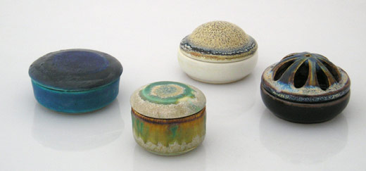 four miniature ceramic boxes, cajas ceramicas miniatura